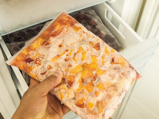 Chilling food Freezing  food 