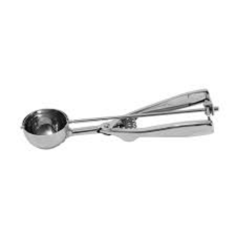 Piping bag, stainless steel piping nozzles, scoop, measuring spoons, Sieve, scale, squeeze Bottle and moulds.