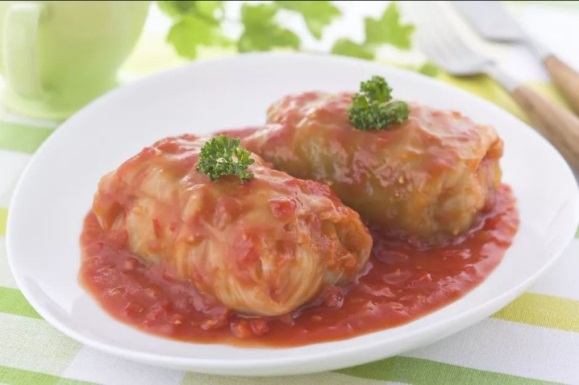 Stuffed cabbage rolls (Balandeliai)